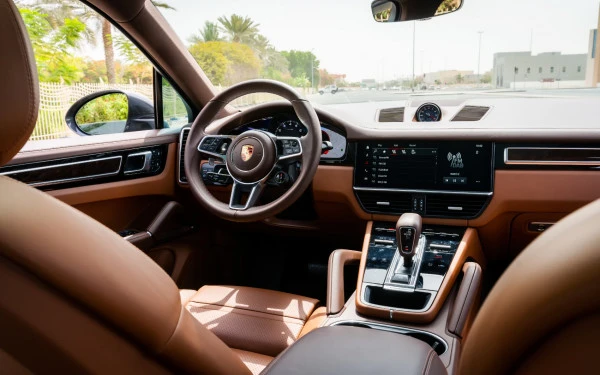 Grey Porsche Cayenne coupe, 2022 Photo 3