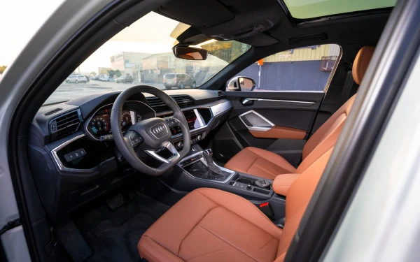Silver Audi Q3 Sportback, 2025 Photo 5