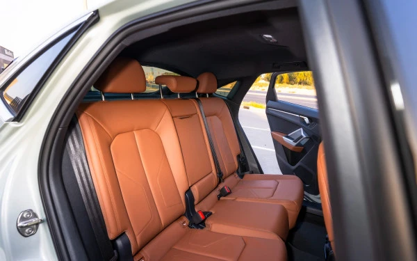 Silver Audi Q3 Sportback, 2025 Photo 6