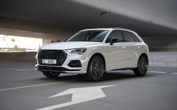 White Audi Q3, 2024 Photo 1