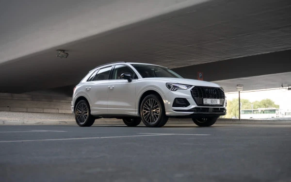 White Audi Q3, 2024 Photo 4