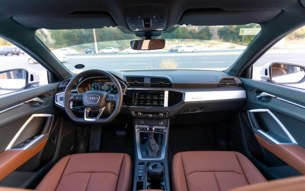 White Audi Q3 Sportback, 2025 Photo 9