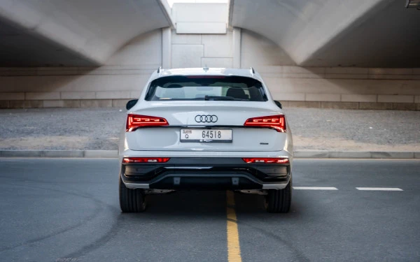White Audi Q5 Sportback, 2025 Photo 4