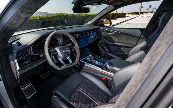 White Audi RSQ8, 2021 Photo 3