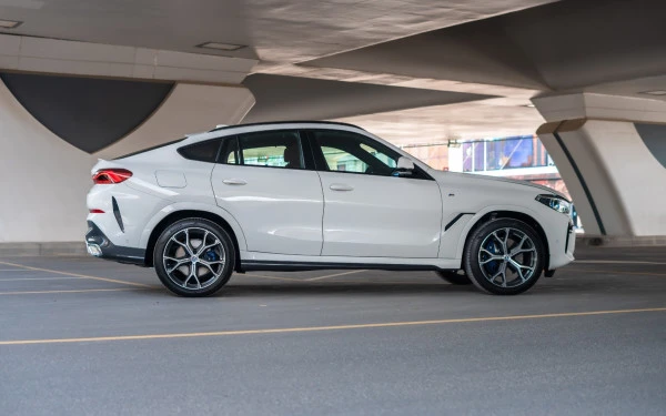 White BMW X6, 2023 Photo 2