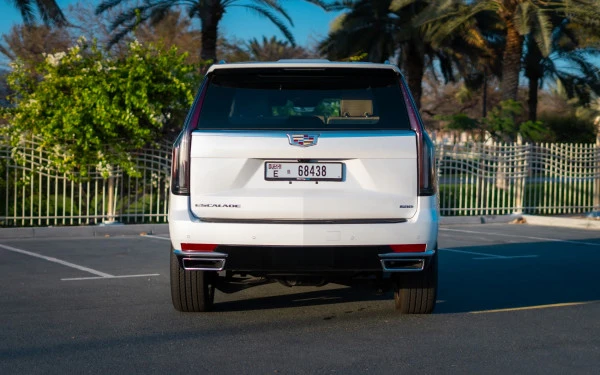 White Cadillac Escalade, 2021 Photo 2