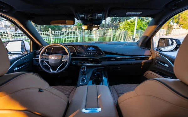 White Cadillac Escalade, 2021 Photo 5