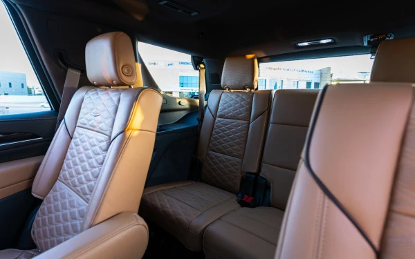 White Cadillac Escalade, 2021 Photo 6