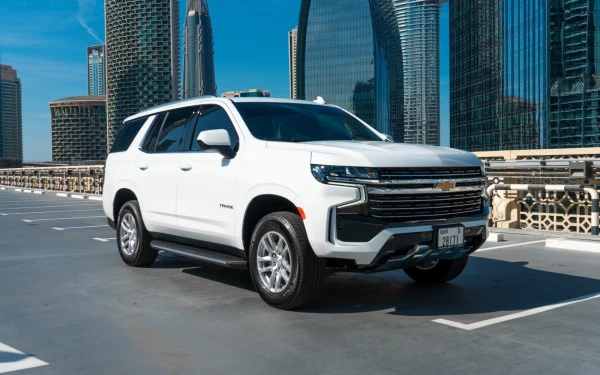White Chevrolet Tahoe, 2021 Photo 2