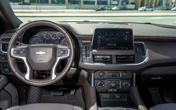 White Chevrolet Tahoe, 2021 Photo 3
