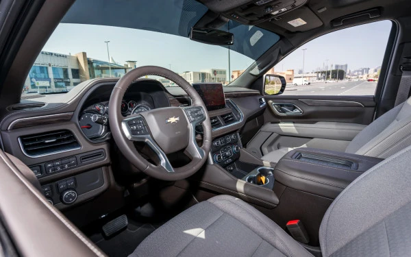 White Chevrolet Tahoe, 2021 Photo 4