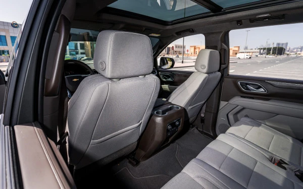 White Chevrolet Tahoe, 2021 Photo 5