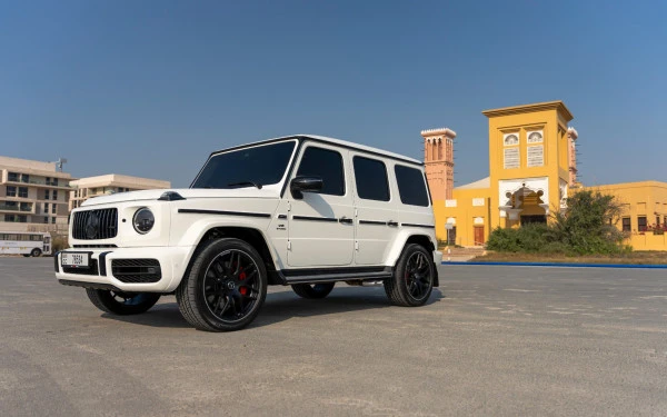 White Mercedes G63 AMG, 2022 Photo 2
