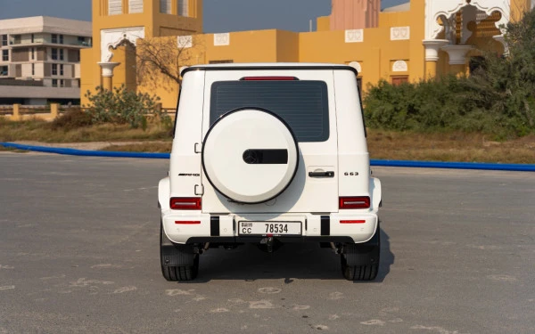 White Mercedes G63 AMG, 2022 Photo 3