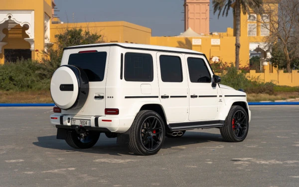 White Mercedes G63 AMG, 2022 Photo 4