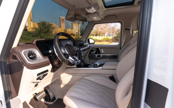 White Mercedes G63 AMG, 2022 Photo 5