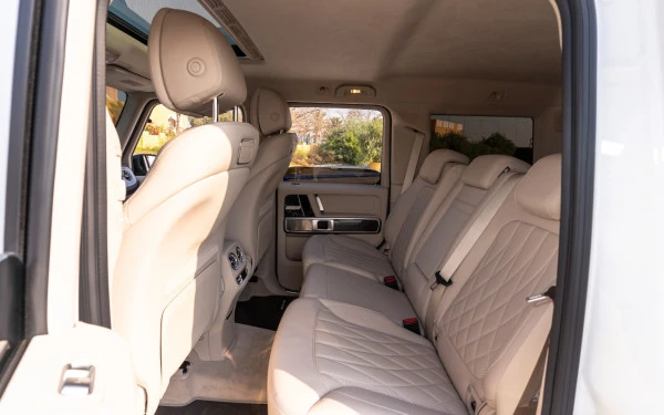 White Mercedes G63 AMG, 2022 Photo 6