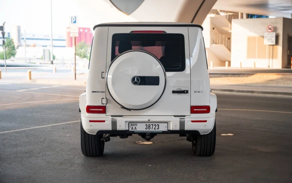 White Mercedes G63 AMG, 2025 Photo 15