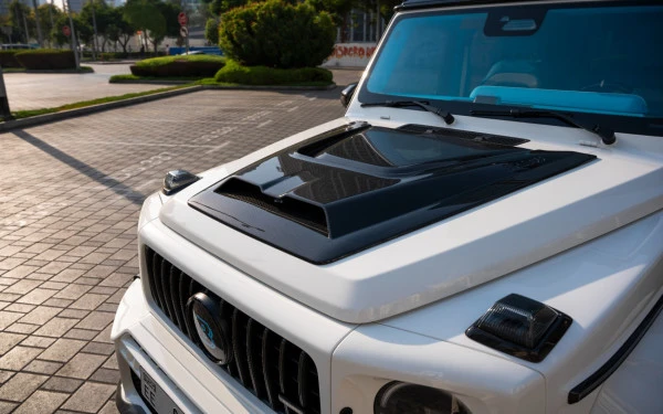 White Mercedes G63 Brabus Kit, 2025 Photo 1