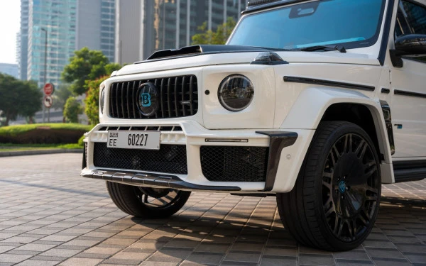 White Mercedes G63 Brabus Kit, 2025 Photo 4