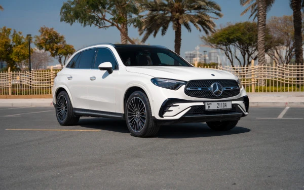 White Mercedes GLC 200 SUV, 2024 Photo 1