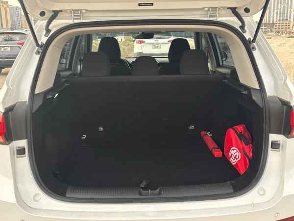 White MG ZS PLUS, 2026 Photo 3