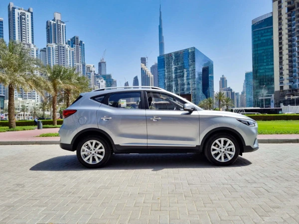 Silver MG ZS, 2025 Photo 1