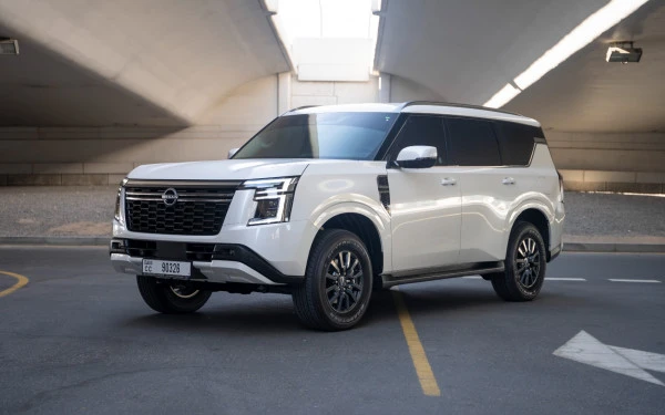White Nissan Patrol SE, 2025 Photo 2
