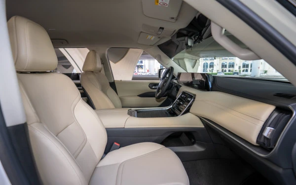 White Nissan Patrol SE, 2025 Photo 6