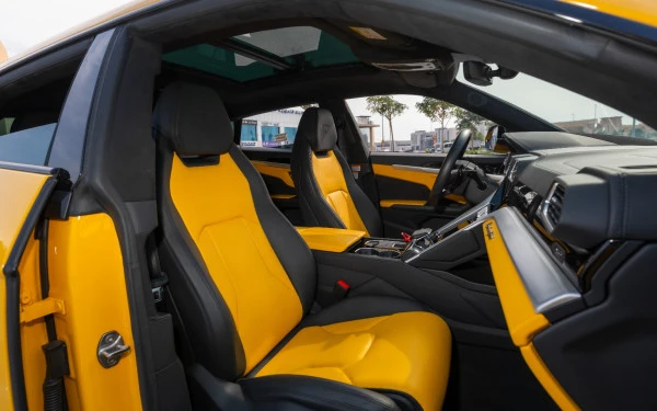 Yellow Lamborghini Urus, 2023 Photo 15