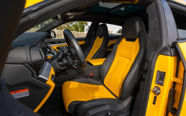 Yellow Lamborghini Urus, 2023 Photo 17