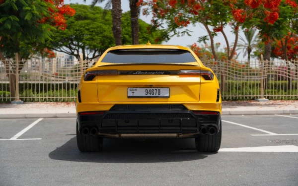 Yellow Lamborghini Urus, 2023 Photo 10
